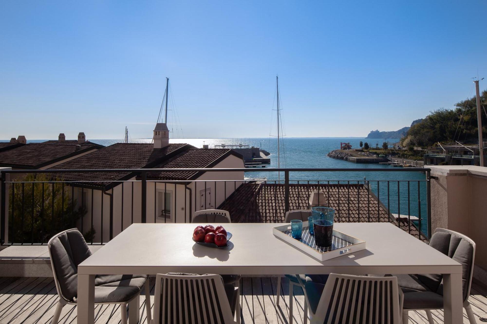 Portopiccolo Apartments Sistiana Exteriör bild